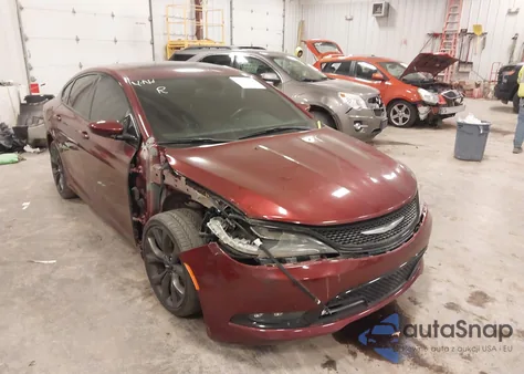 2015 Chrysler 200 S z USA, uszkodzony, nr VIN 1C3CCCBG2FN514478